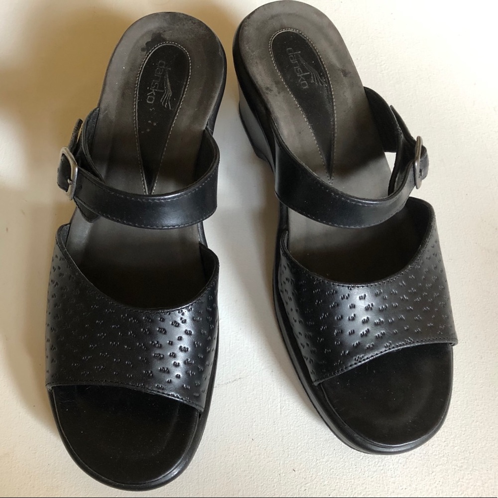 Dansko sandals in black